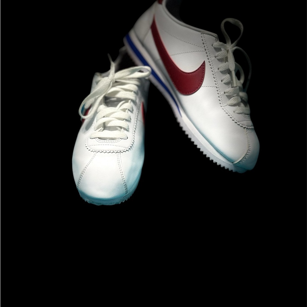 Nike White and Red Sneakers